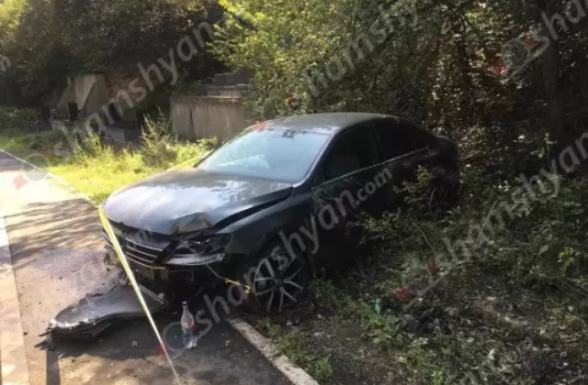 Լոռու մարզում 38-ամյա վարորդը Volkswagen Jetta-ով հայտնել է գերազմանոցում՝ կոտրելով շիրամաքարը. վիրավորների մեջ երեխա կա